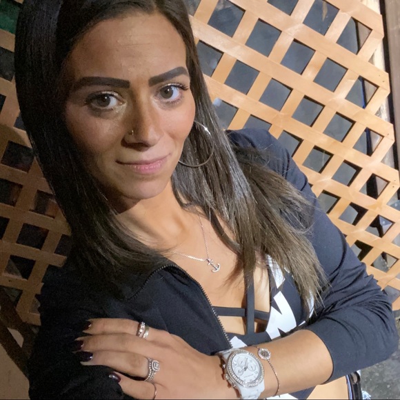 Meet your Posher, Michelina - Picture 3 of 9